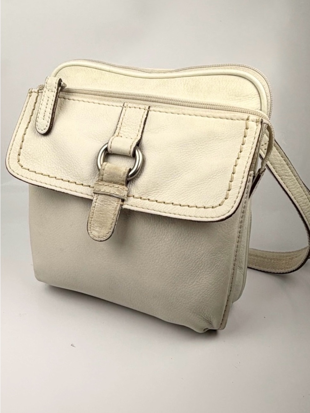 Fossil Cream Leather Crossbody Organizer Flap Bag Adjustable Strap‎